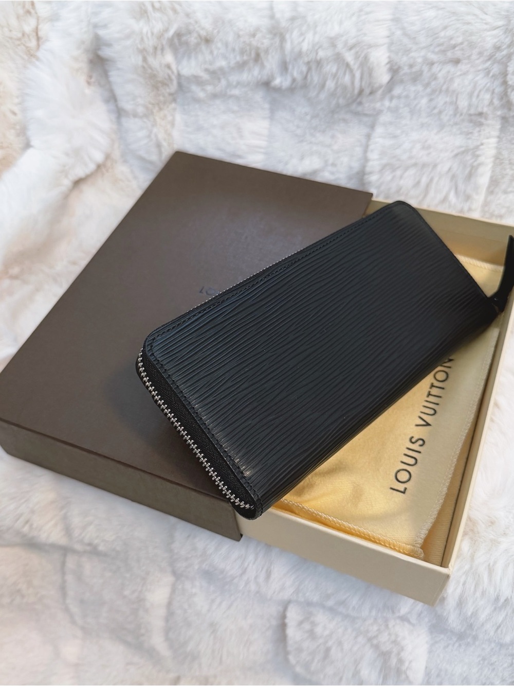 Louis Vuitton Epi Clememce Zippy wallet